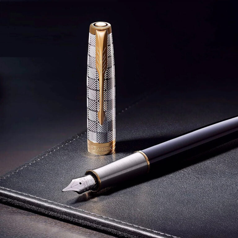 Parker Sonnet Metal & Black Lacquer Gold Trim Fountain Pen – 18Kt Gold Fine